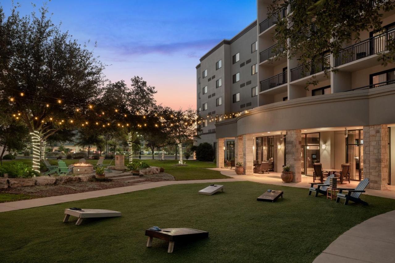Courtyard By Marriott San Antonio Six Flags At The Rim Hotel Ngoại thất bức ảnh